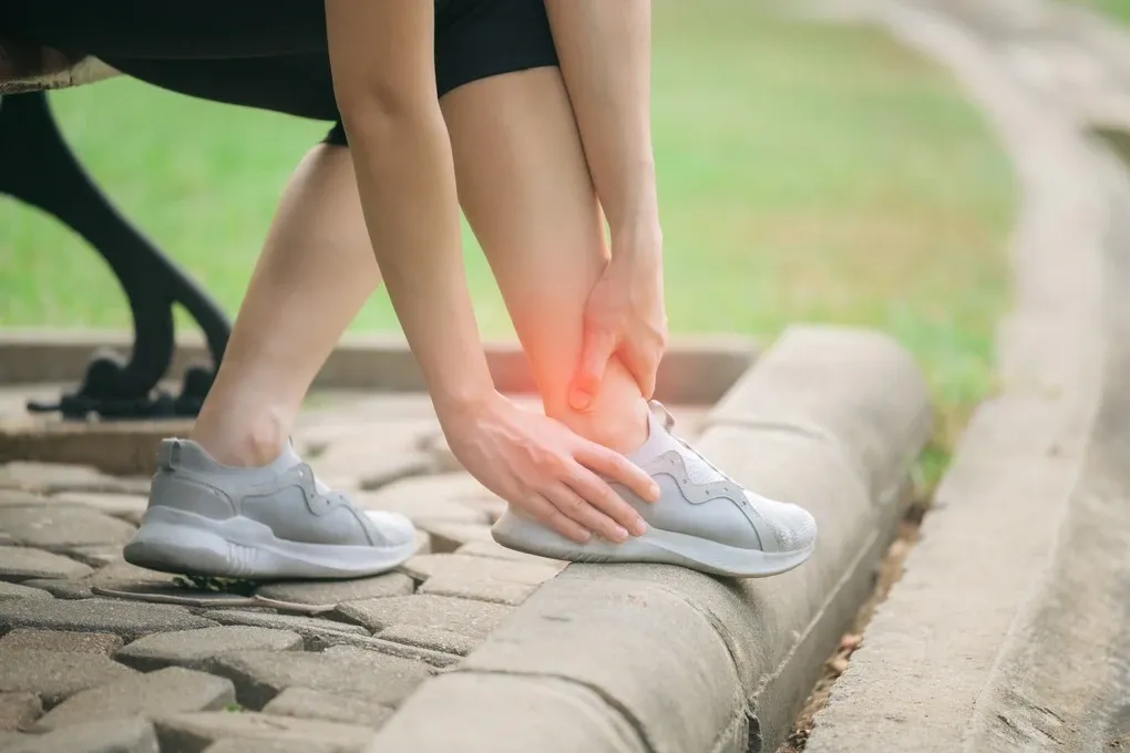 Ankle Sprain vs Strain vs Fracture: What's the Difference?