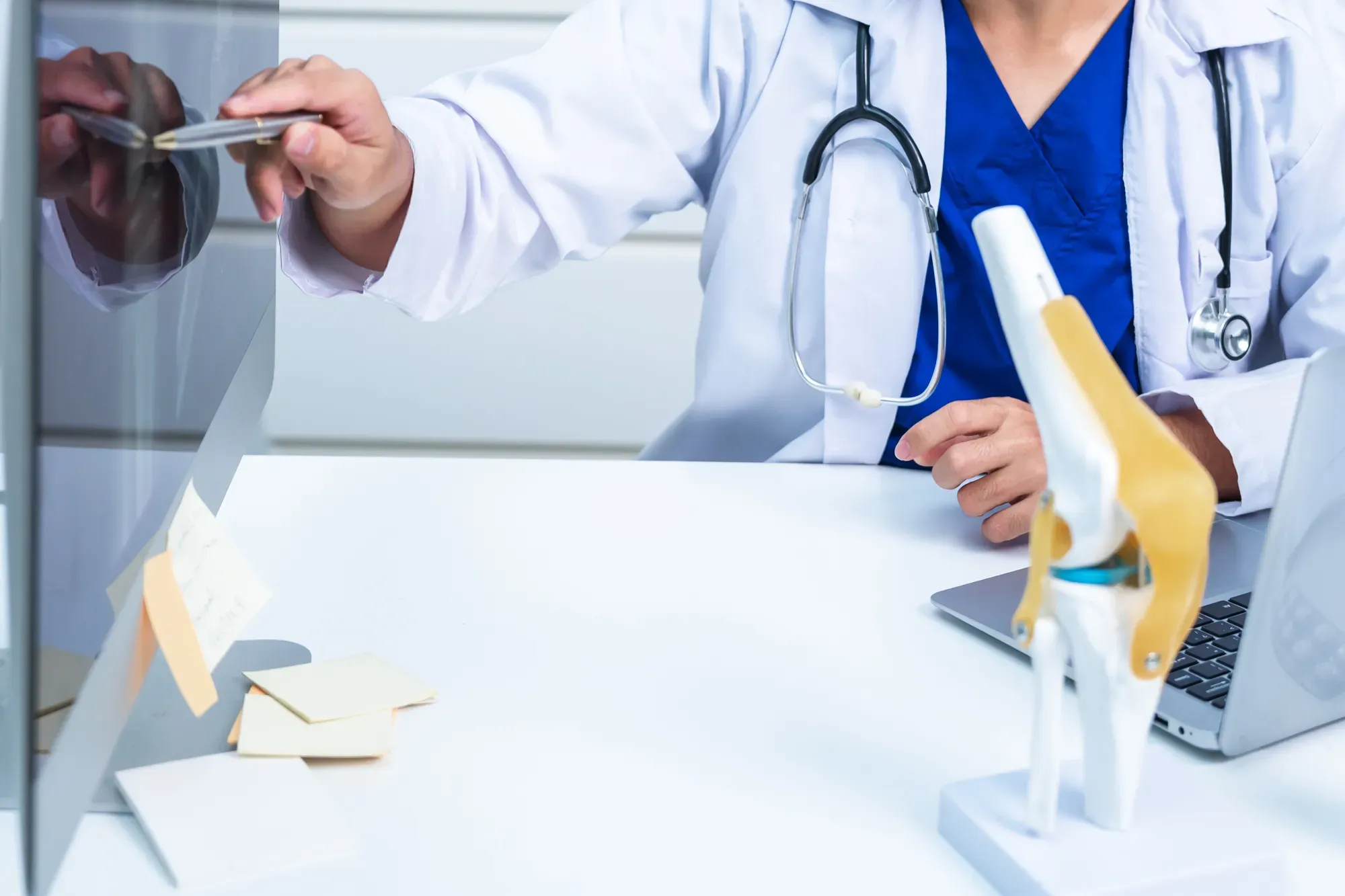 A specialist consultation for preventing joint damage from worsening.