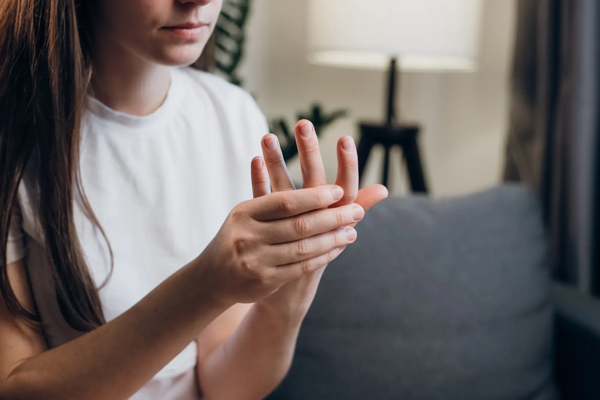 Nerve Compression Symptoms and When to See a Specialist