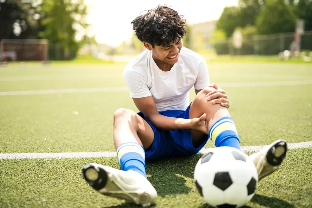 Top 5 Sports Injuries: Symptoms & Treatments